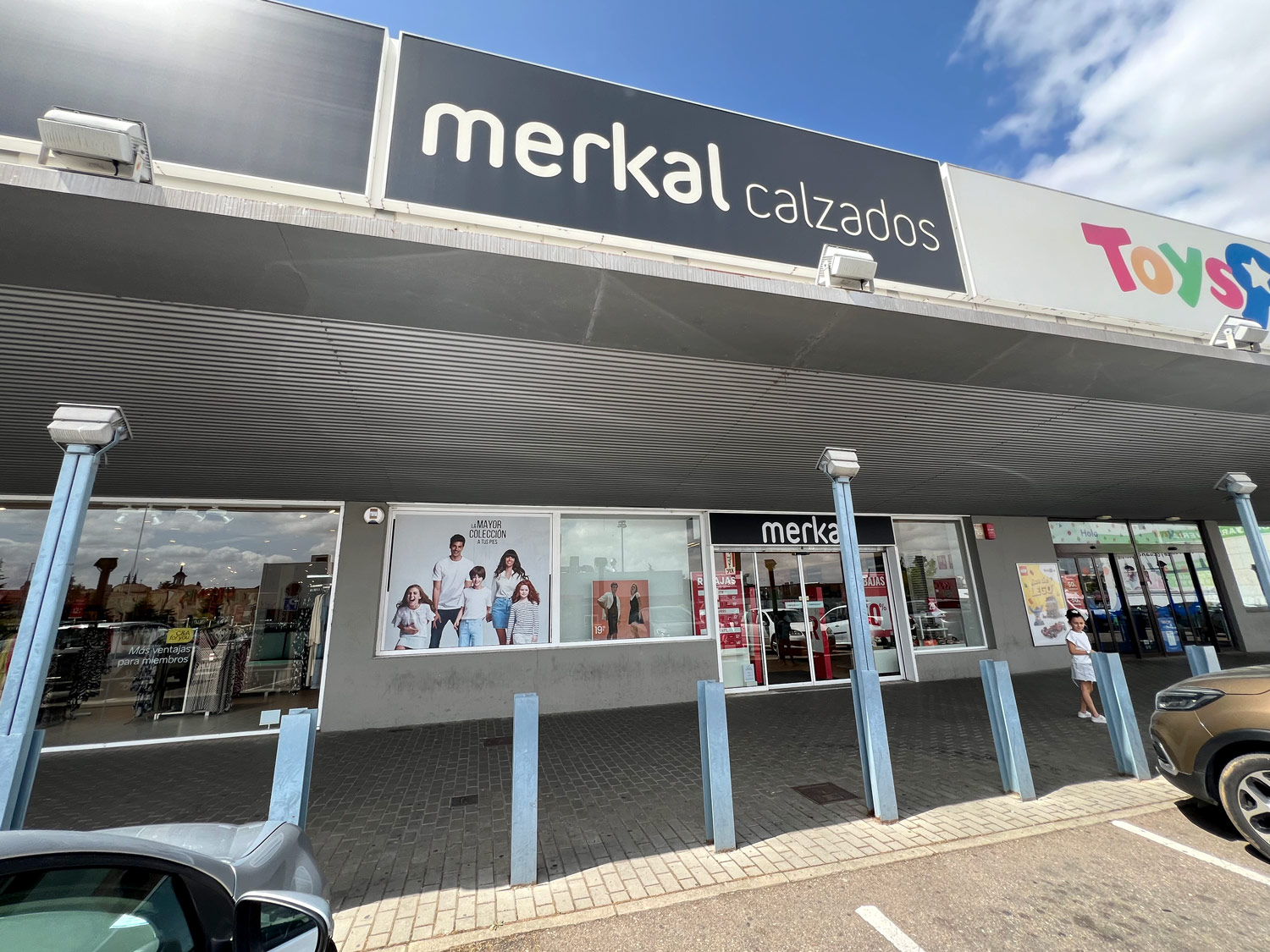 Merkal en Parque Comercial Capuchinos